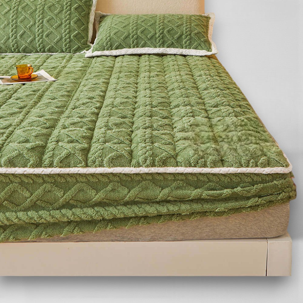 CloudNest Quilted Fitted Sheet Main image