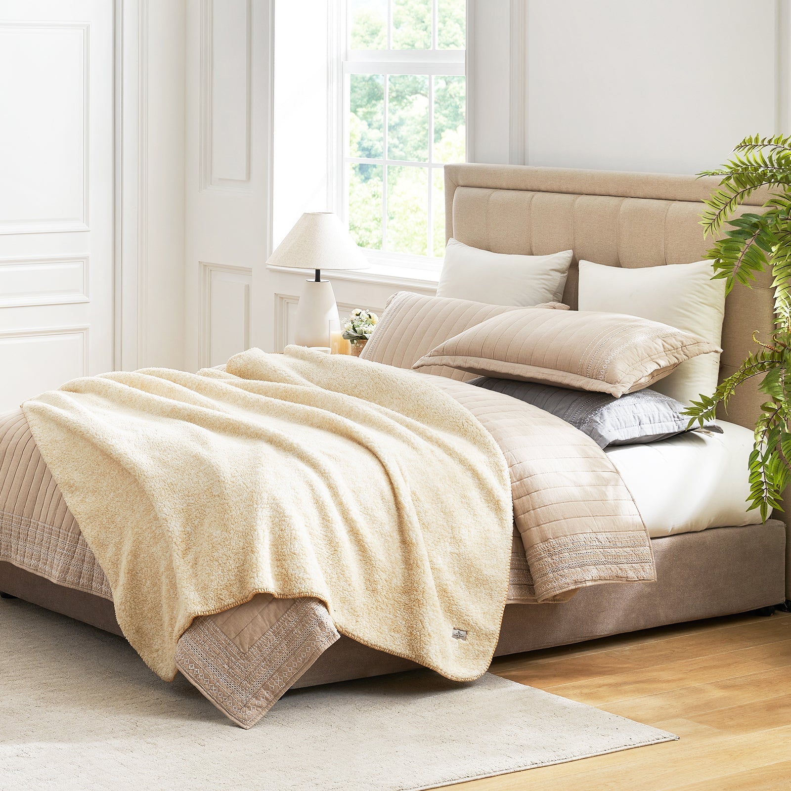 Sherpa Fleece Throw