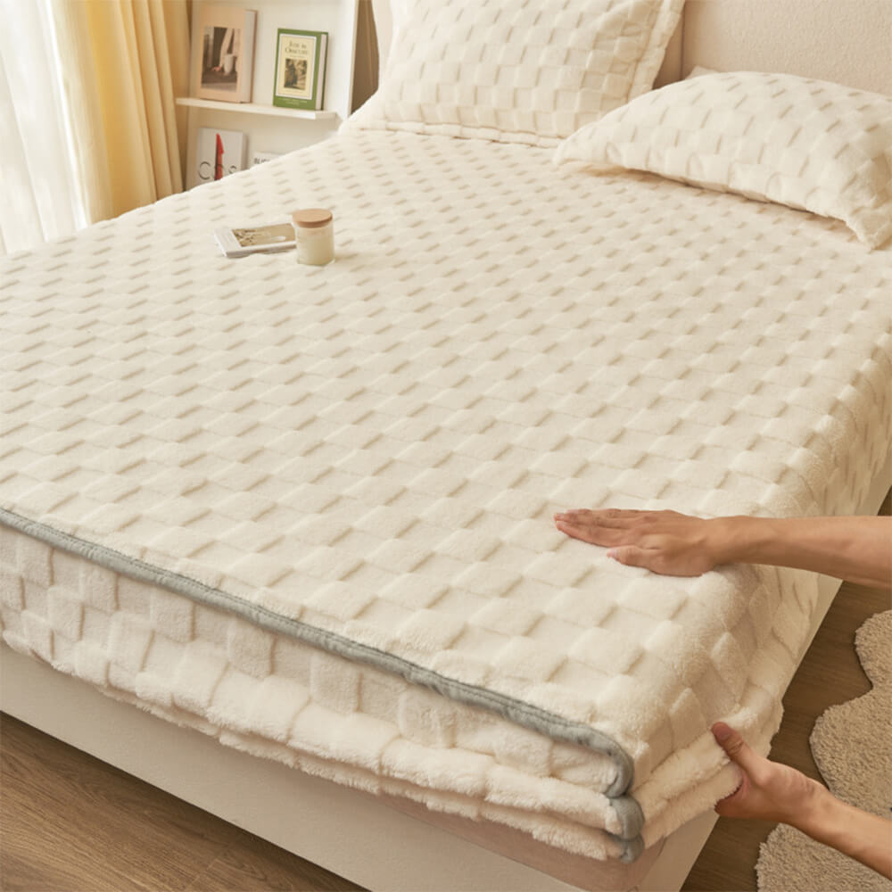 Checkerboard Plush Fitted Sheet
