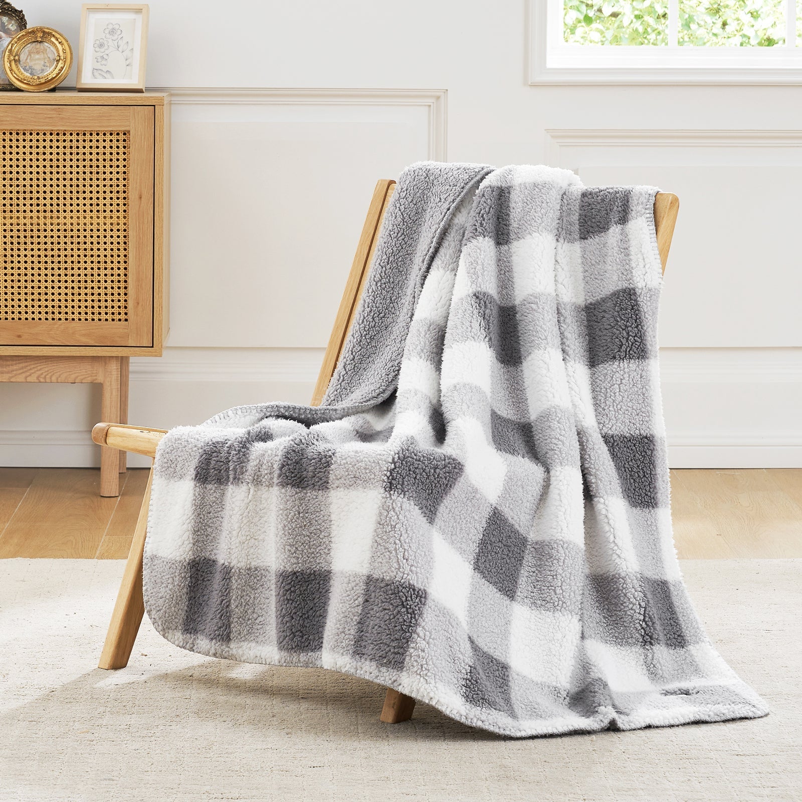 Sherpa Fleece Throw Main image