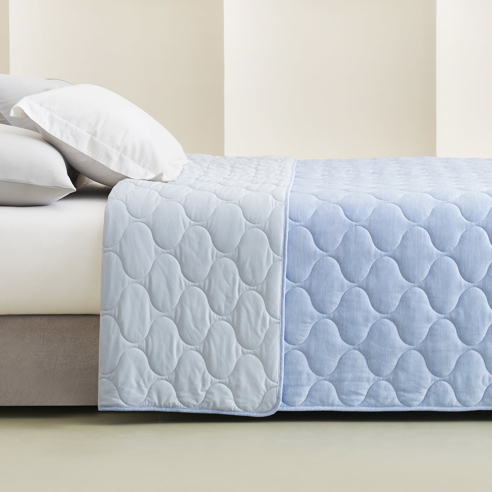Dual-Sided Cooling Blanket Main image