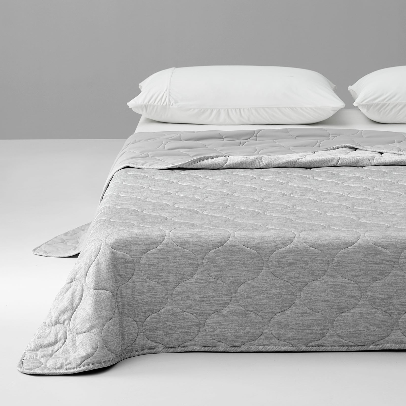 Dual-Sided Cooling Blanket