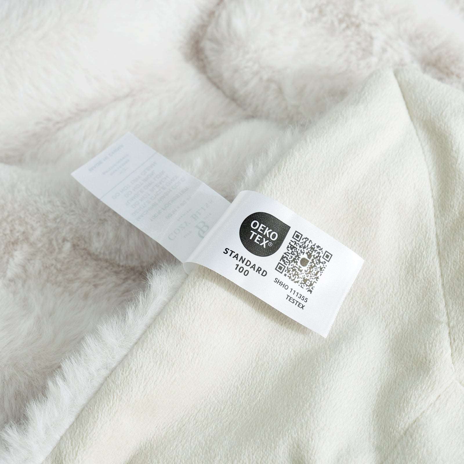 Comfy Cloud Faux Fur Throw