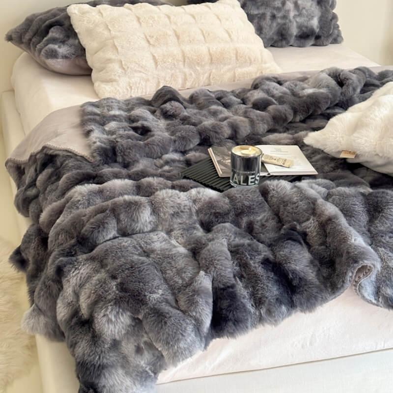 Faux Fur Luxe Blanket Main image