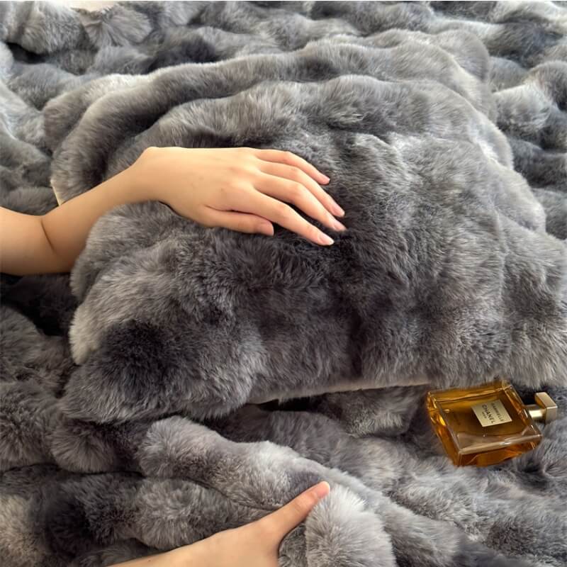 Faux Fur Luxe Blanket