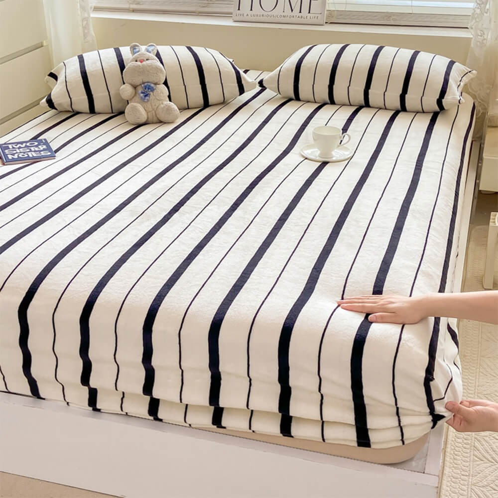 Striped Milk Velvet Fitted Sheet Secondary image