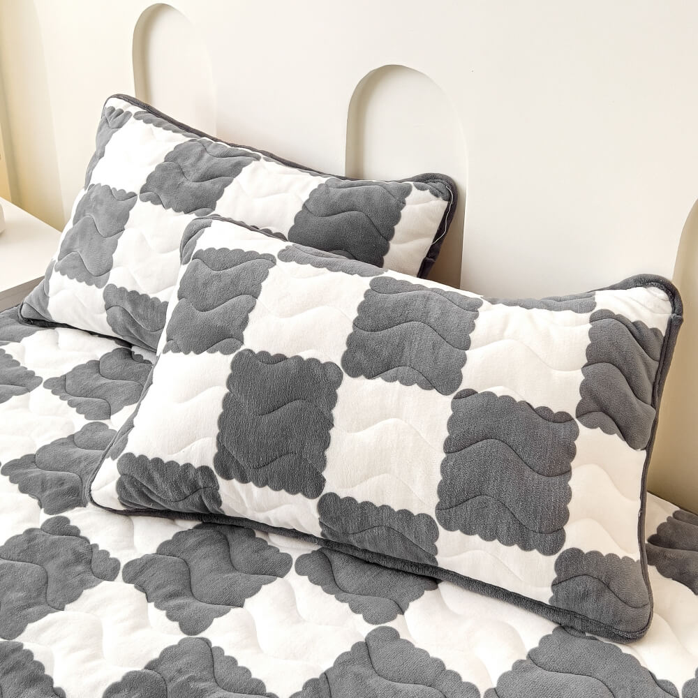 Checkered Milk Velvet Fitted Sheet