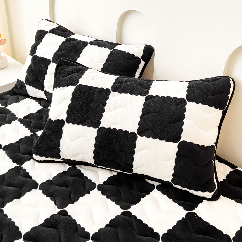 Checkered Milk Velvet Fitted Sheet
