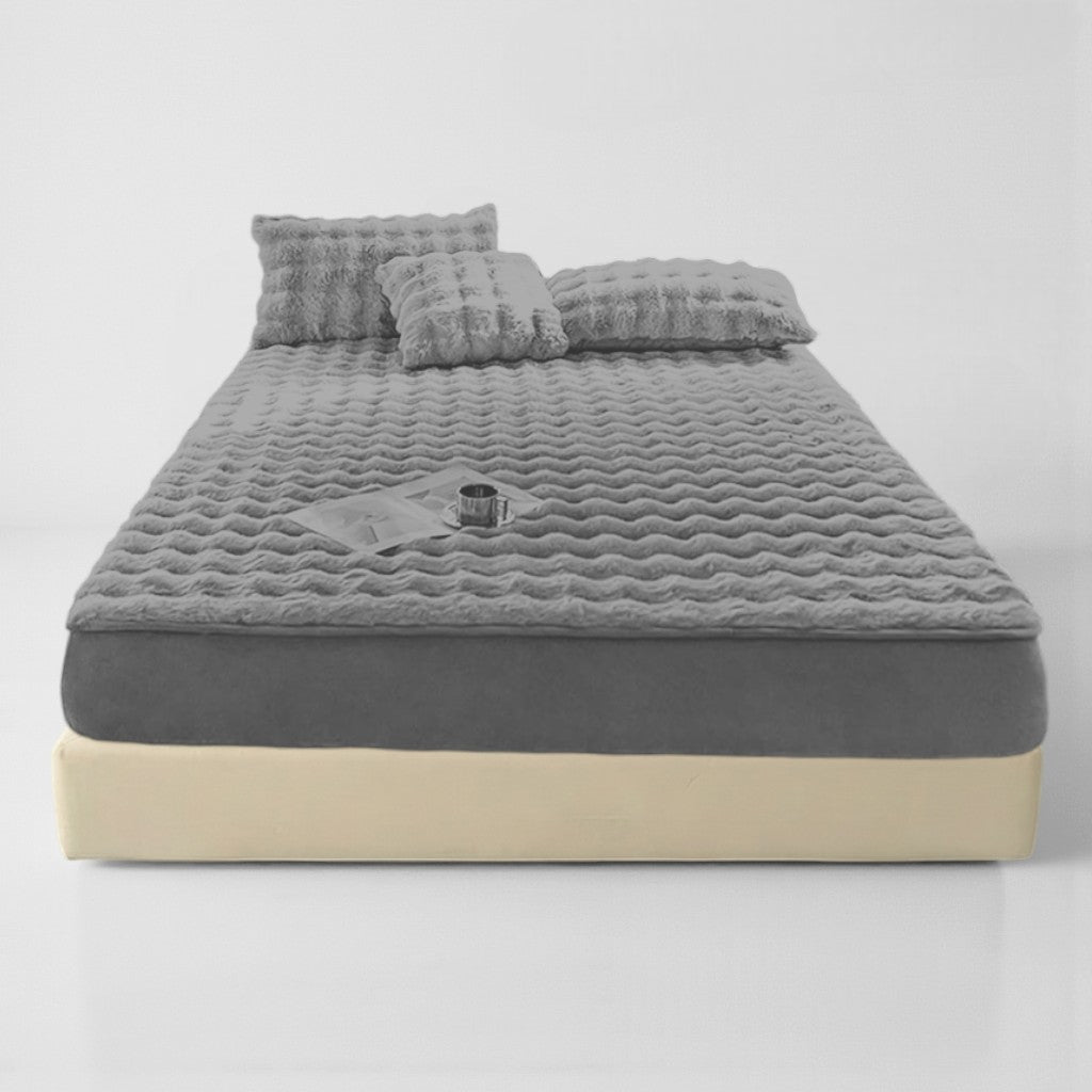 Bubble Plush Fitted Sheet Main image