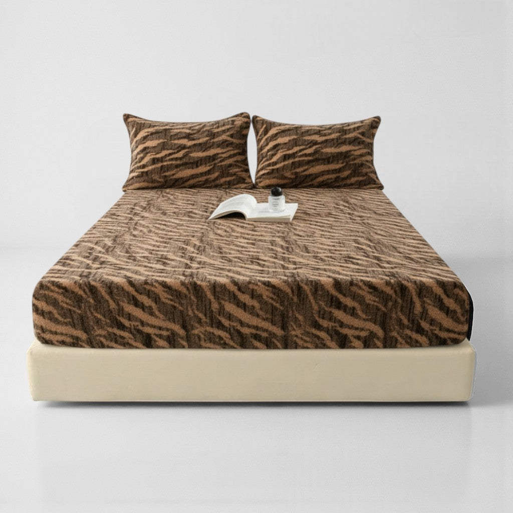 Leopard Faux Fur Fitted Sheet Main image