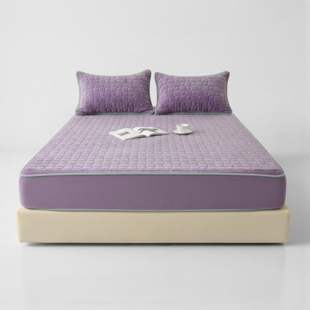 Velvet Cloud Textured Milk Fitted Sheet Main image