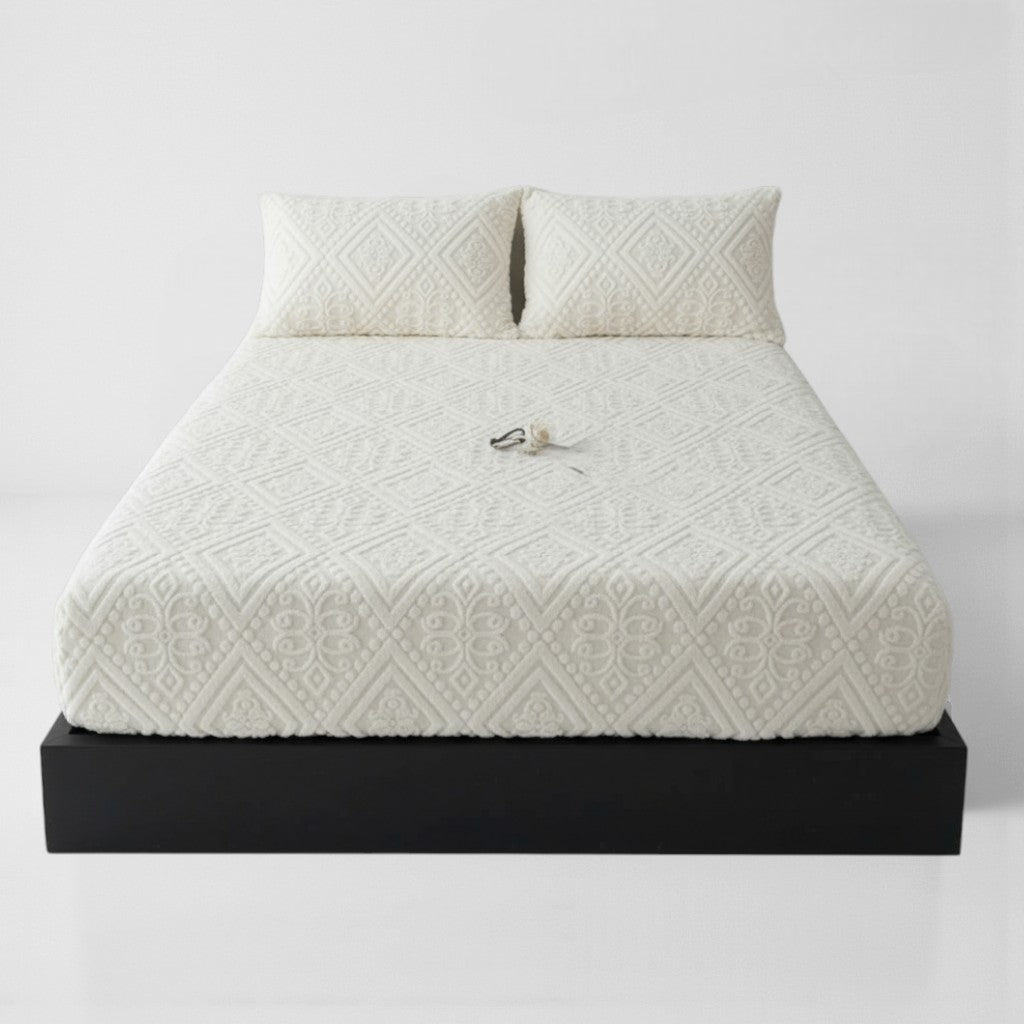 Baroque Embossed Velvet Fitted Sheet Main image